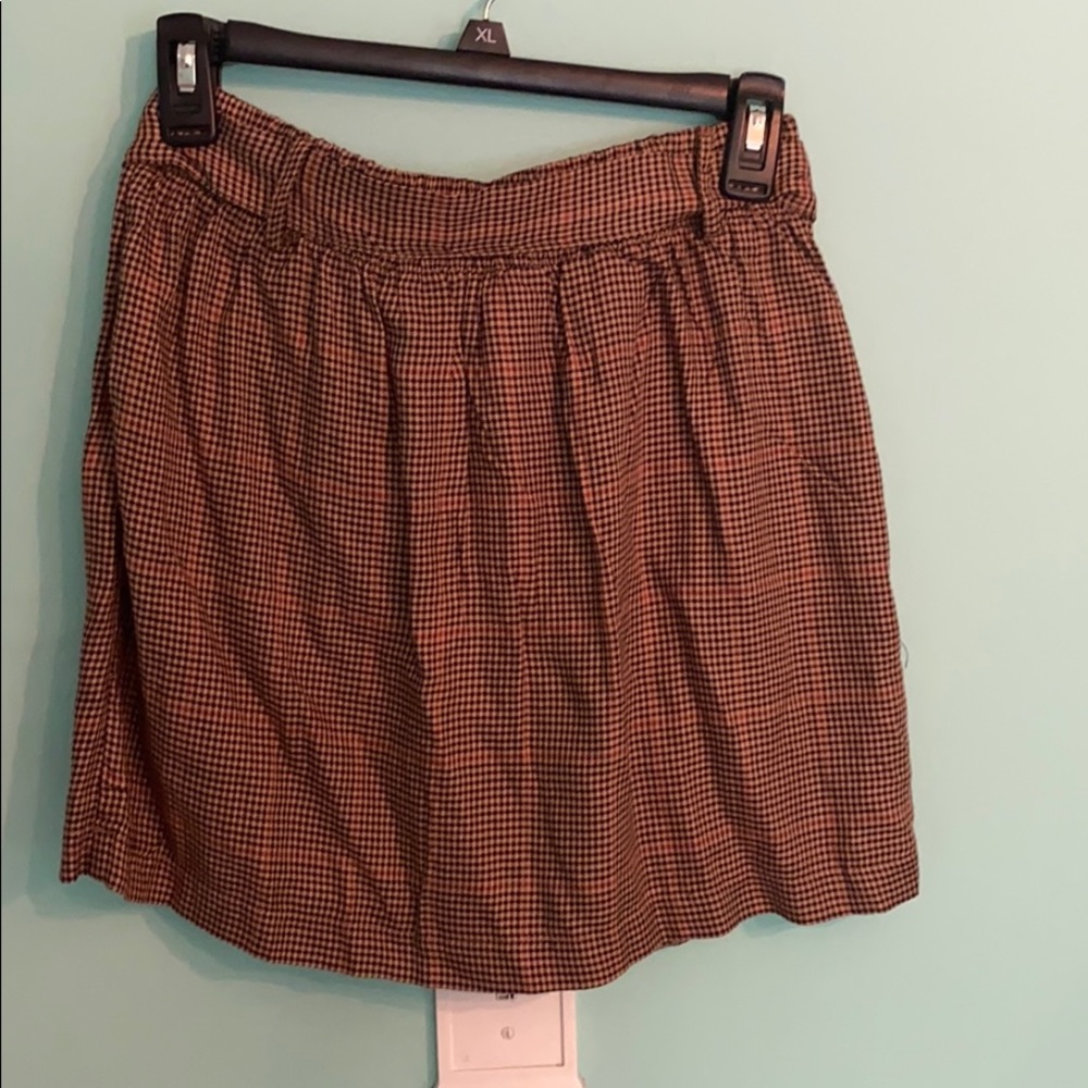 Buttoned Skirt - Picture 3 of 3